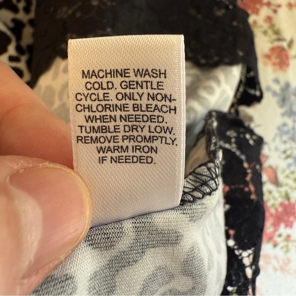 Womens VTG Y2K Tank Top Cami XL Coquette Lace Leopard White Black Fitted Preppy - Picture 9 of 10